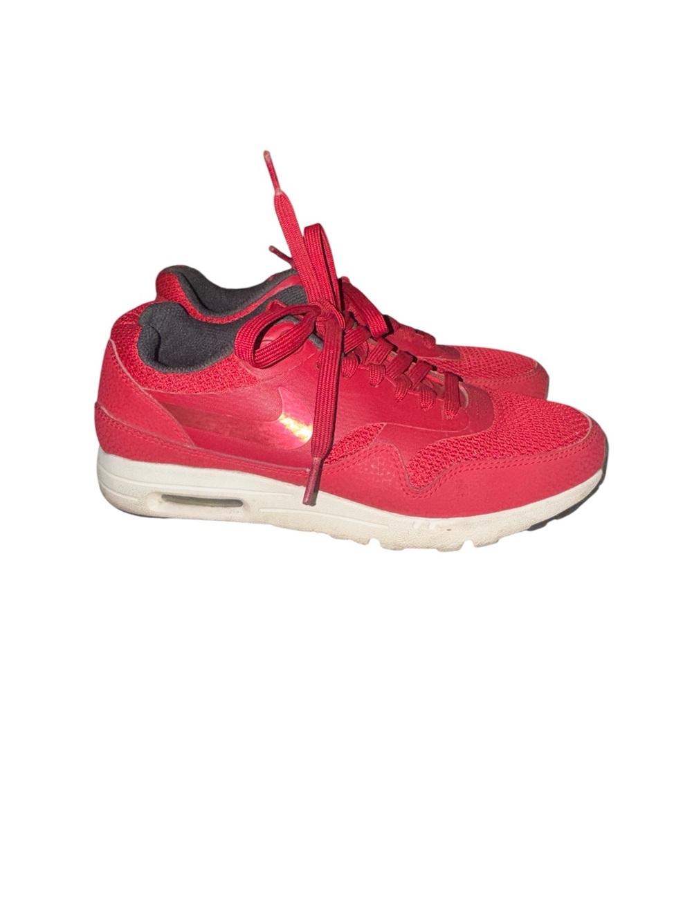 Nike Women’s Size 6.5 Air Max Red Athletic Gym Activewear Sporty Fitness Shoes